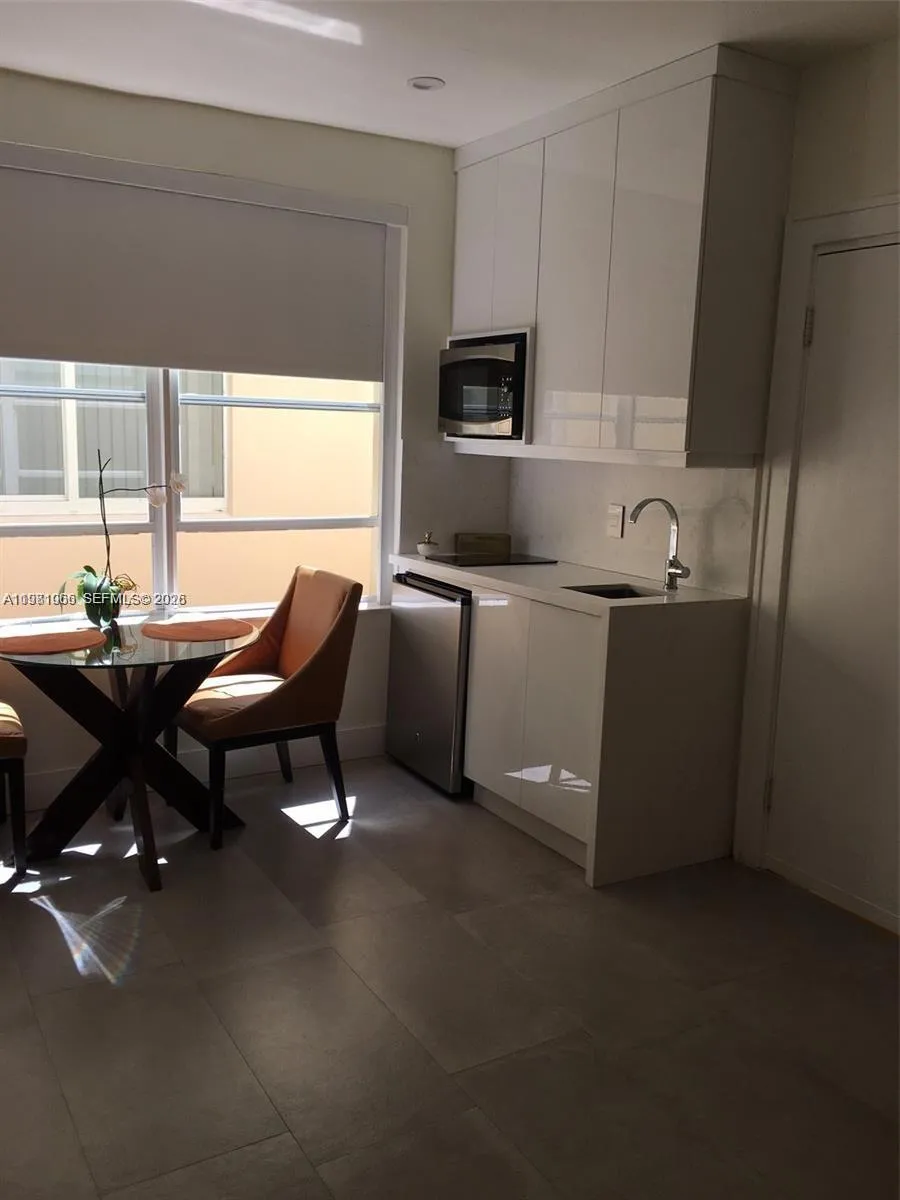 119 Menores Ave # 8A, Coral Gables FL 33134