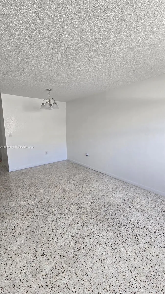 142 SW 18th ave # 30, Miami FL 33135