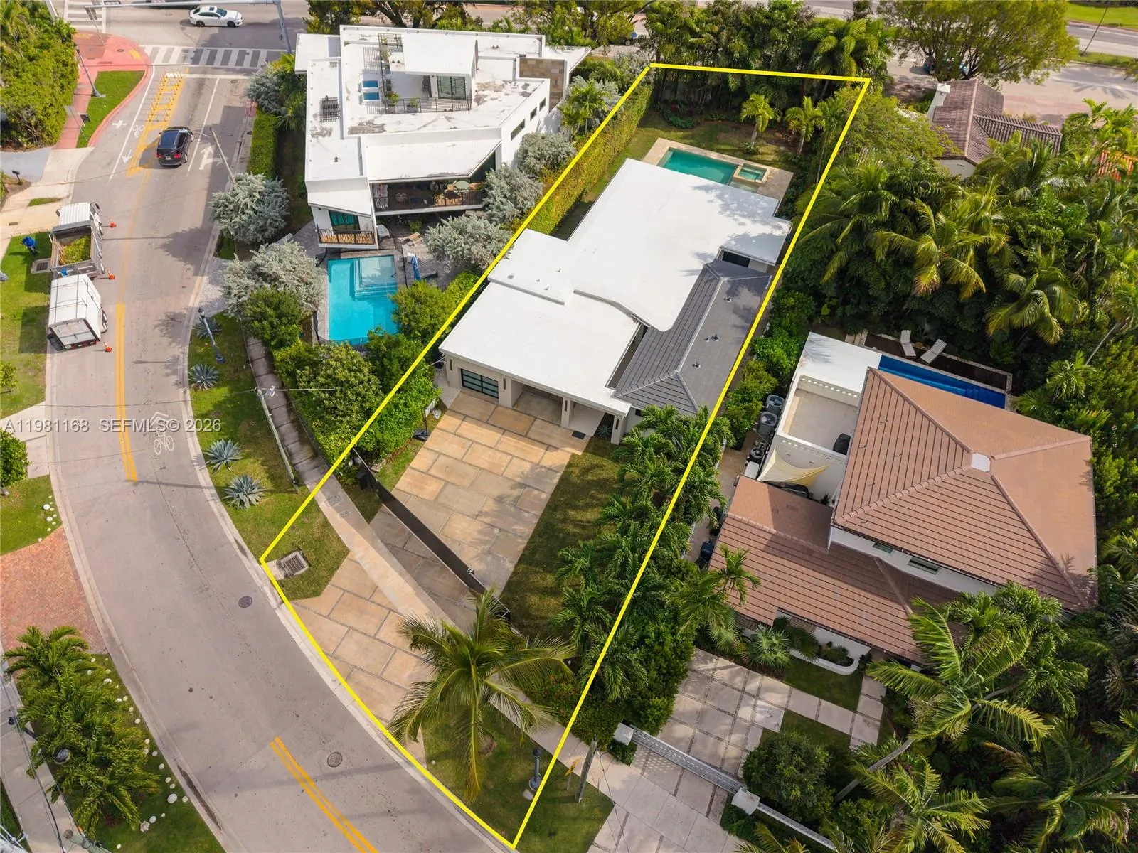 for sale at 3141 N Bay Rd, Miami Beach FL 33140