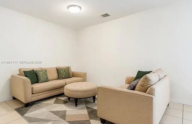 380 NE 37th Ter, Homestead FL 33033