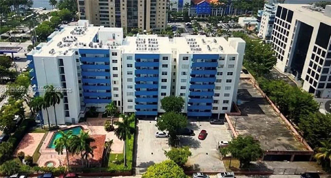 5050 NW 7th St # 511, Miami FL 33126
