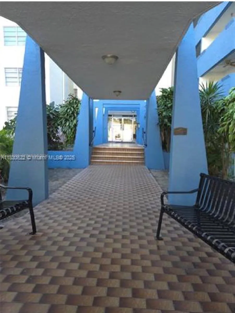 5050 NW 7th St # 511, Miami FL 33126