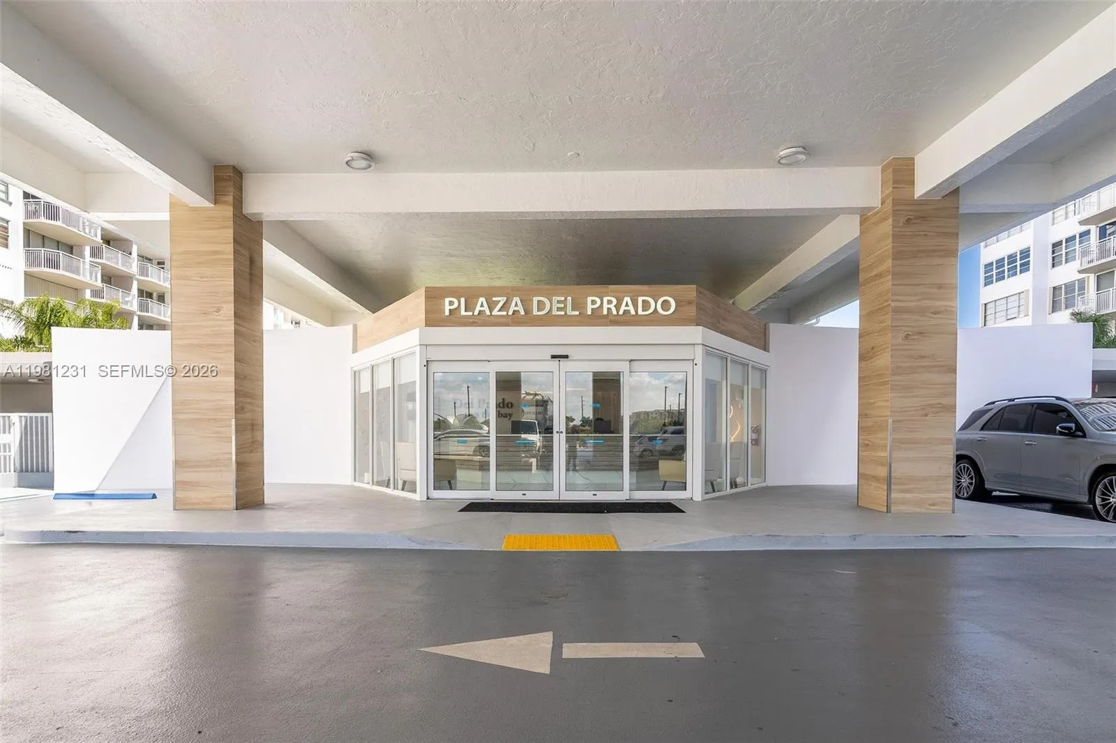 18071 Biscayne Blvd # 402, Aventura FL 33160