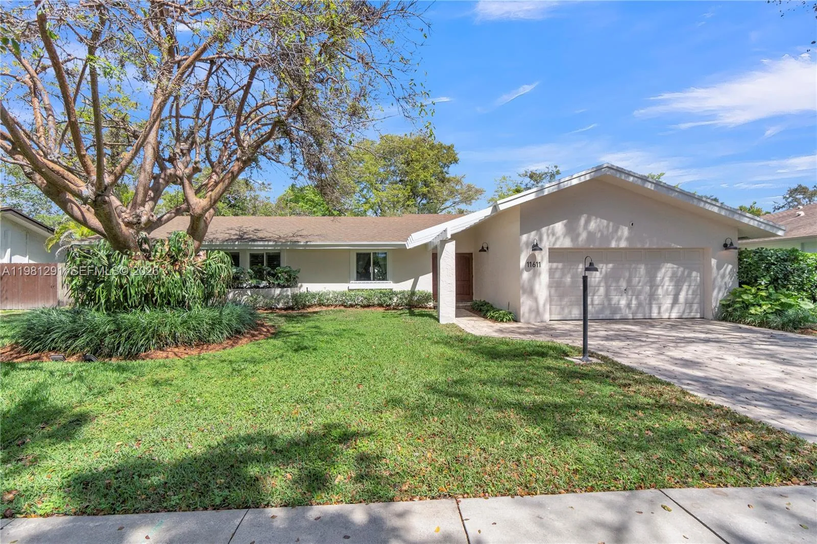 3 bedroom 2 bath for sale at 11611 SW 106th Ter, Miami FL 33176