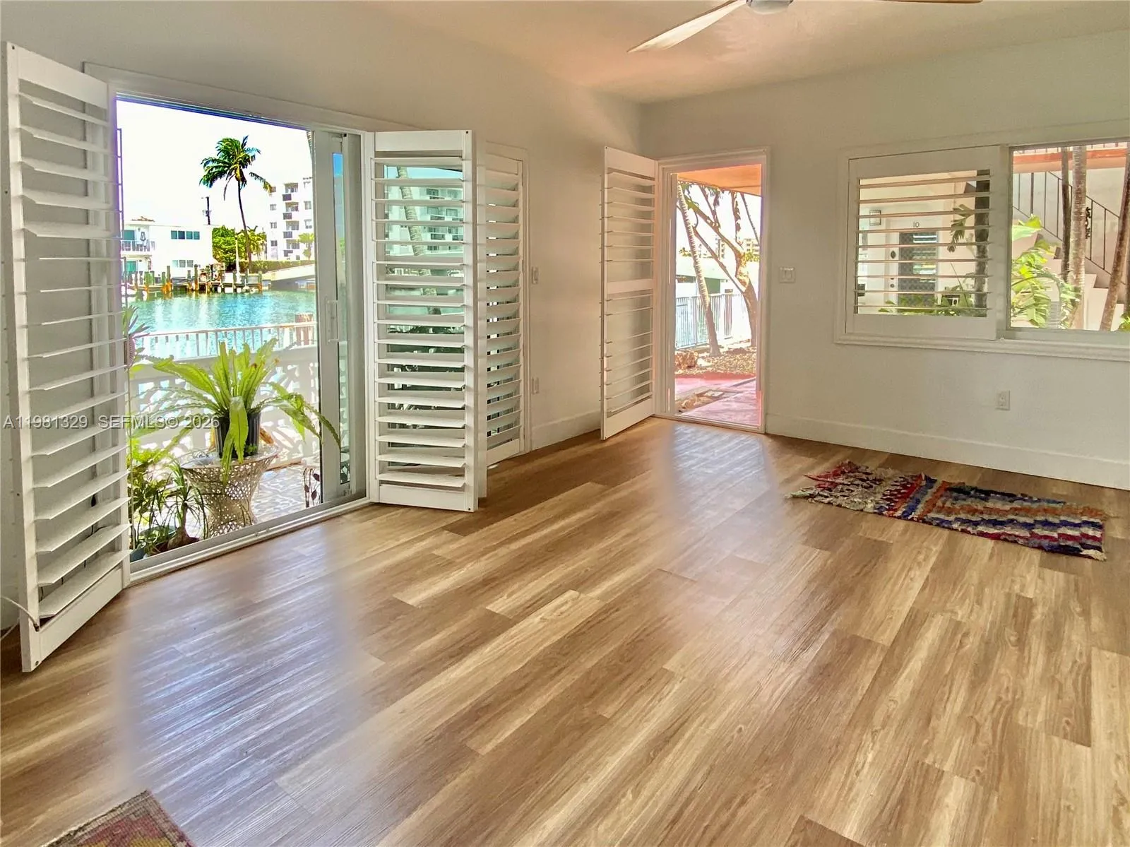 8040 Tatum Waterway Dr # 5, Miami Beach FL 33141
