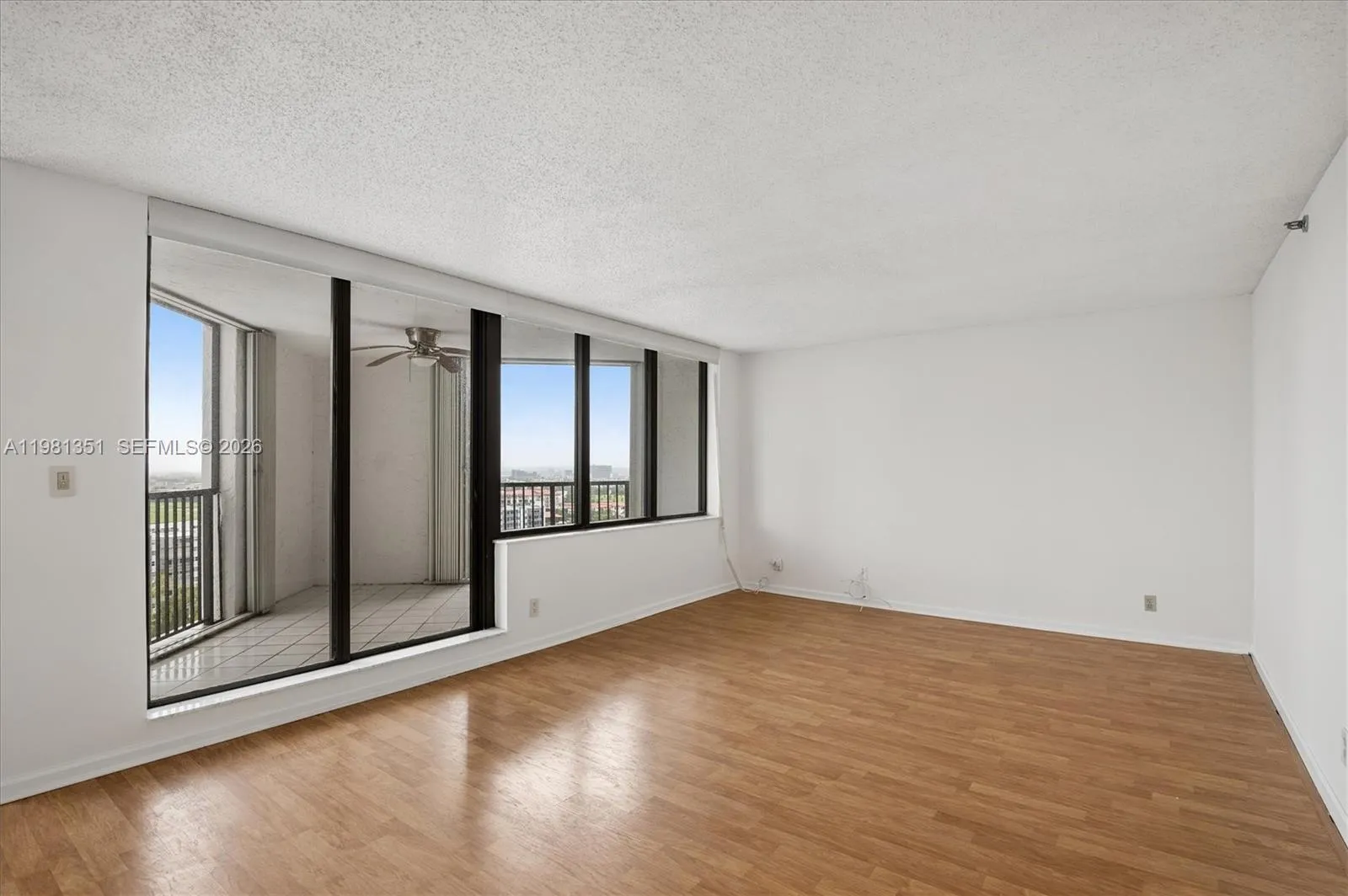 300 Three Islands Blvd # 516, Hallandale Beach FL 33009
