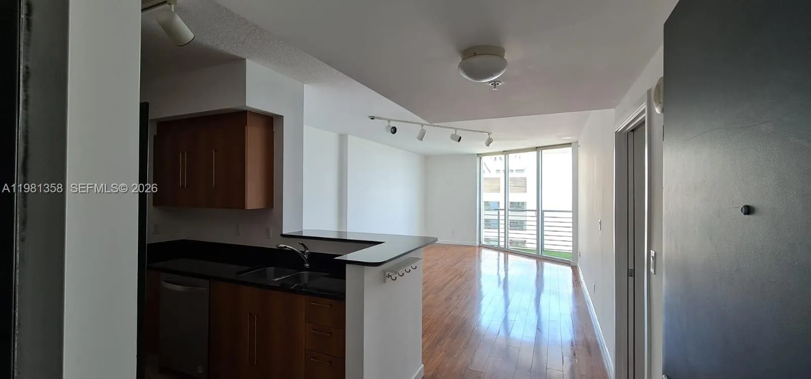 335 S Biscayne Blvd # 3610, Miami FL 33131