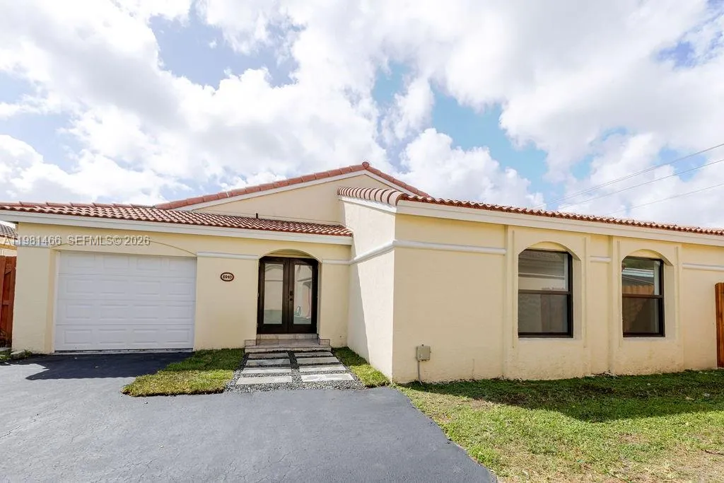 3 bedroom 2 bath for sale at 8940 SW 4th Ter, Miami FL 33174