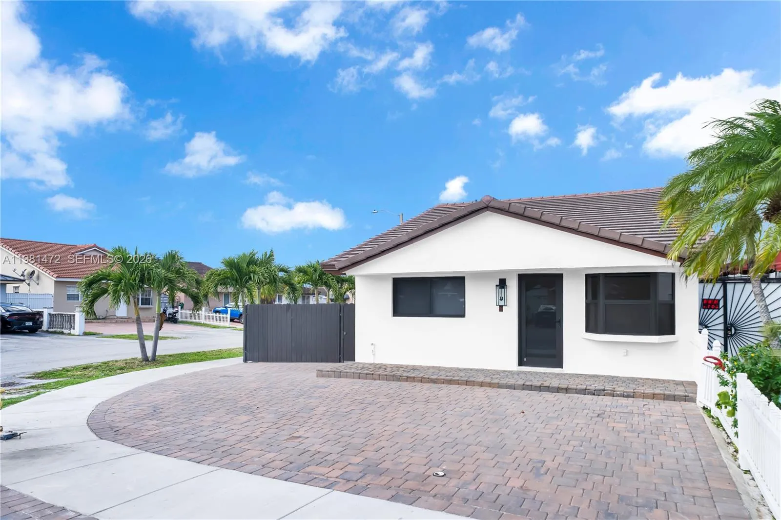 8889 NW 115th St, Hialeah Gardens FL 33018