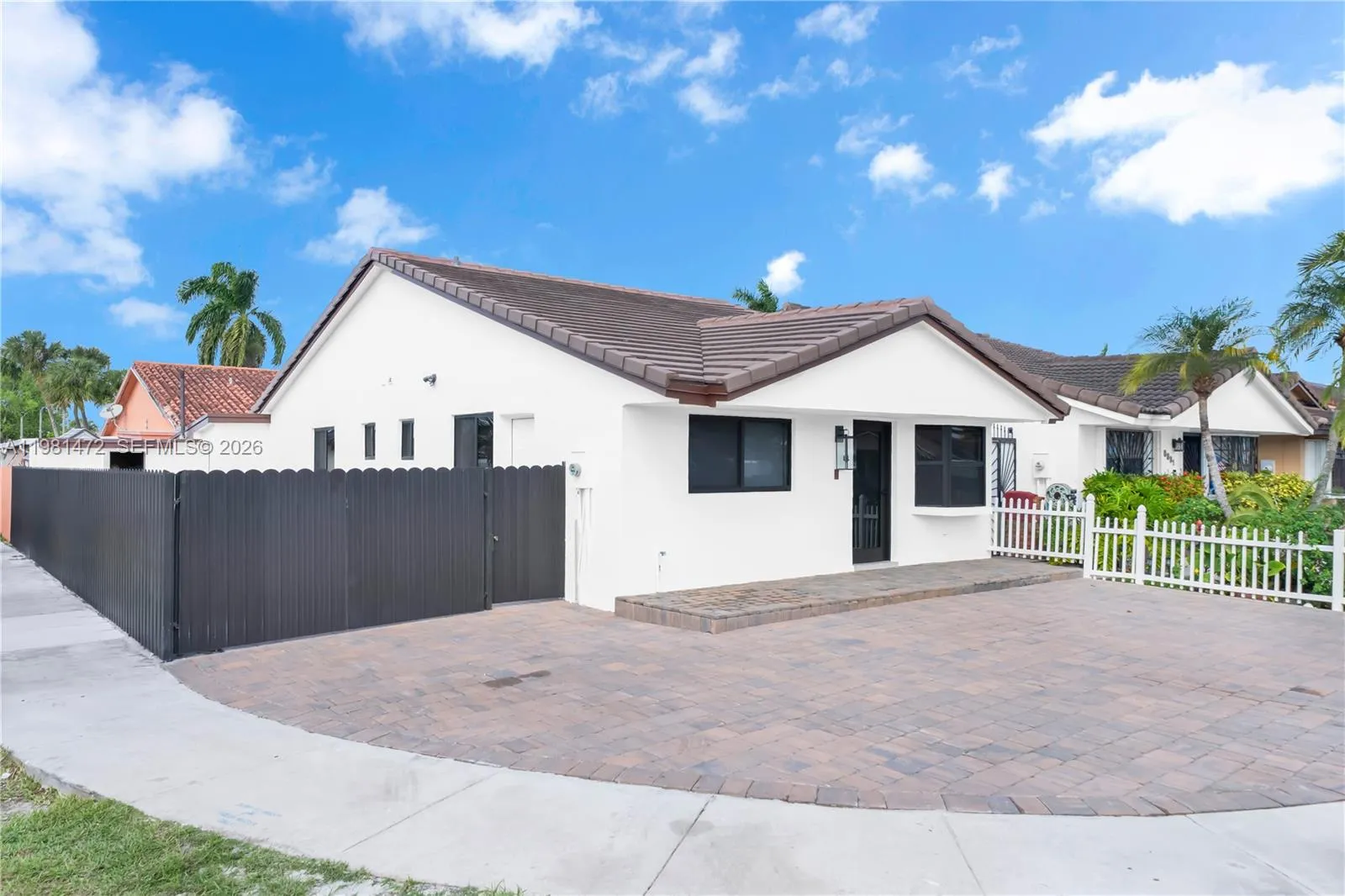 8889 NW 115th St, Hialeah Gardens FL 33018