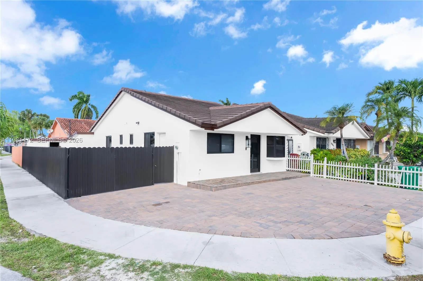 8889 NW 115th St, Hialeah Gardens FL 33018