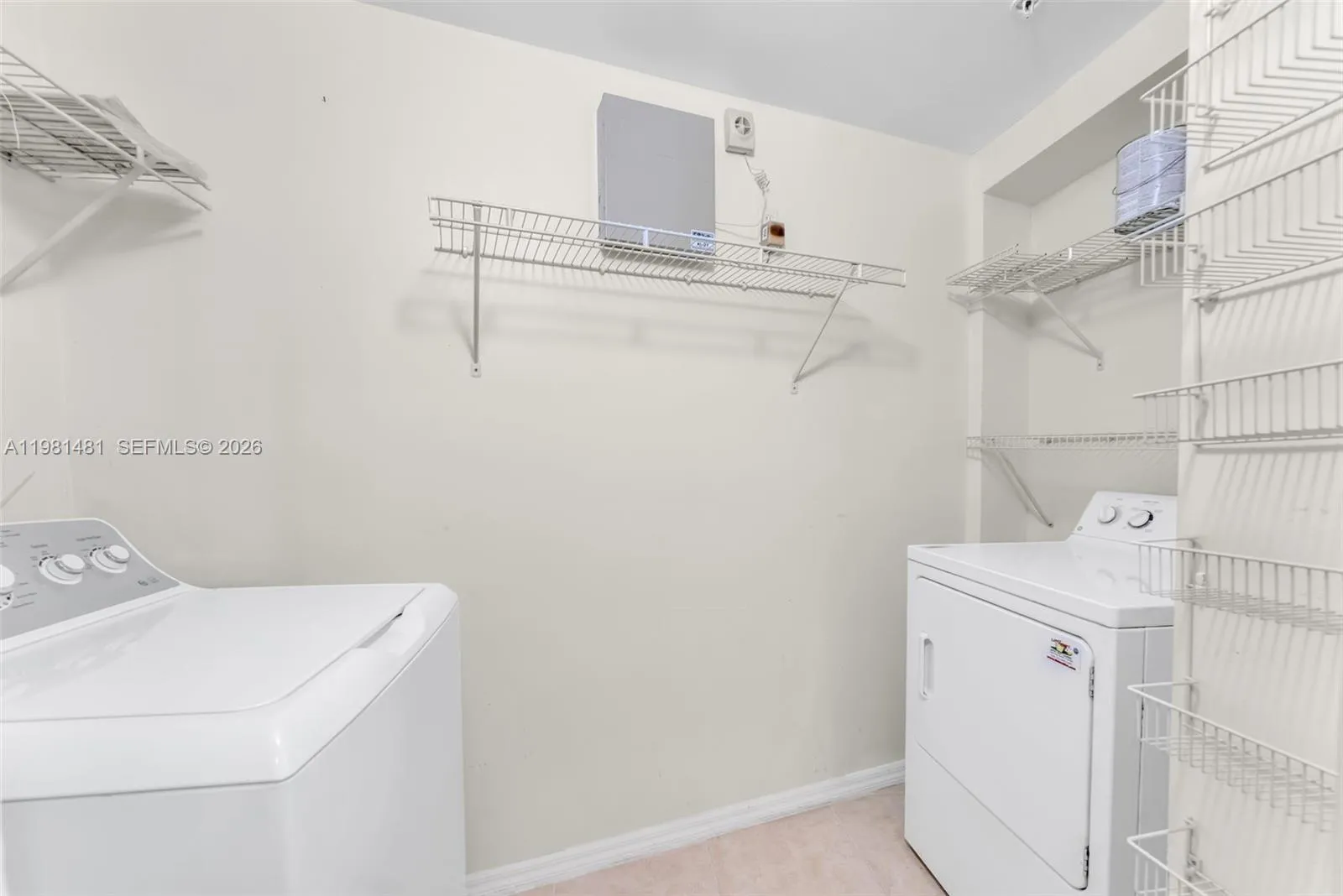 2421 NE 65th St # 403, Fort Lauderdale FL 33308