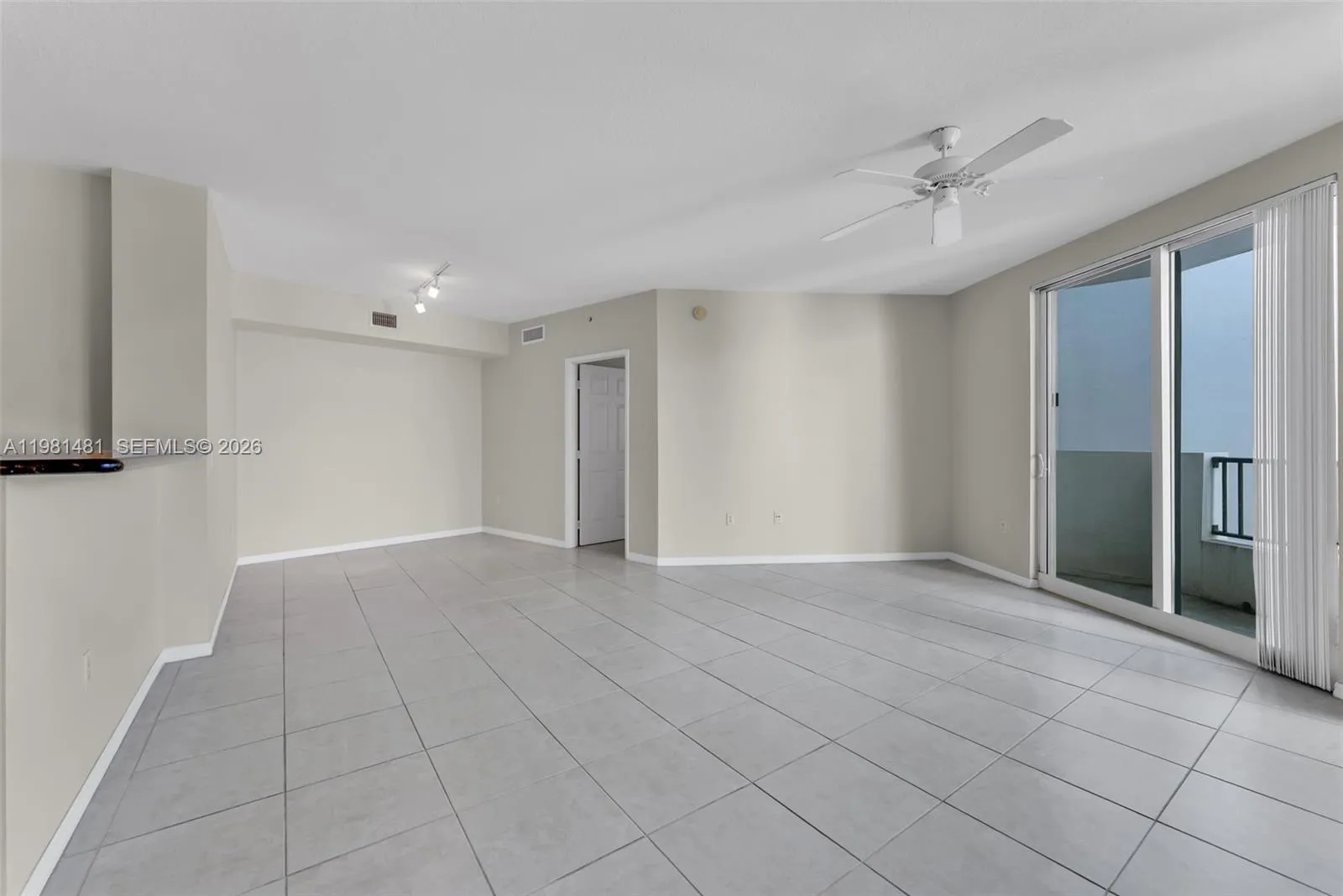 2421 NE 65th St # 403, Fort Lauderdale FL 33308