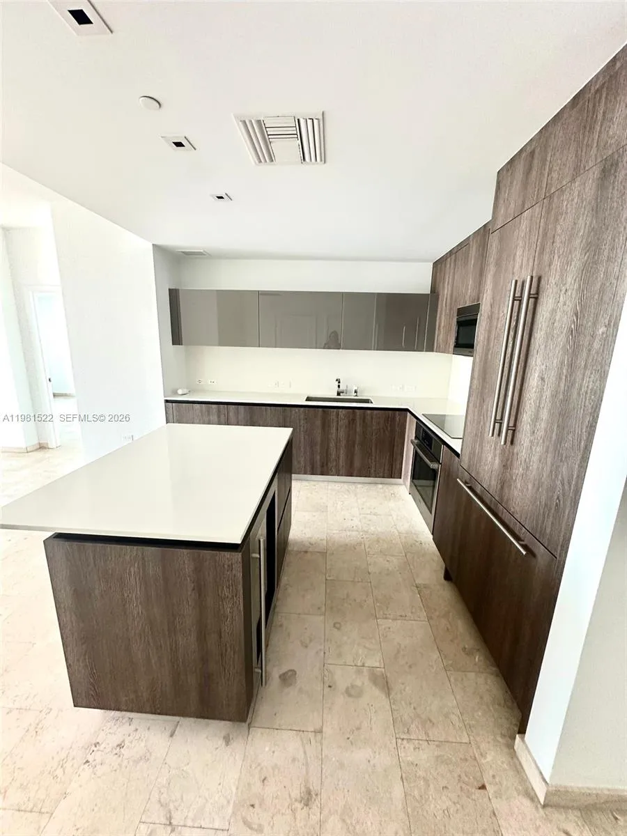 88 SW 7TH ST # 2005, Miami FL 33130