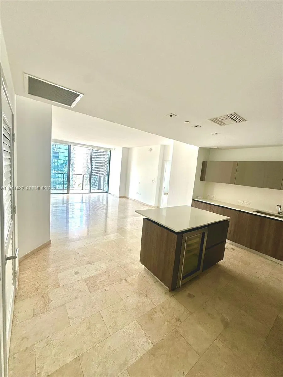 88 SW 7TH ST # 2005, Miami FL 33130
