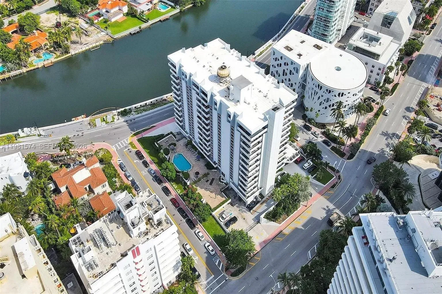 3200 Collins Ave # 1, Miami Beach FL 33140
