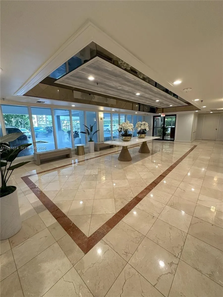 3200 Collins Ave # 1, Miami Beach FL 33140