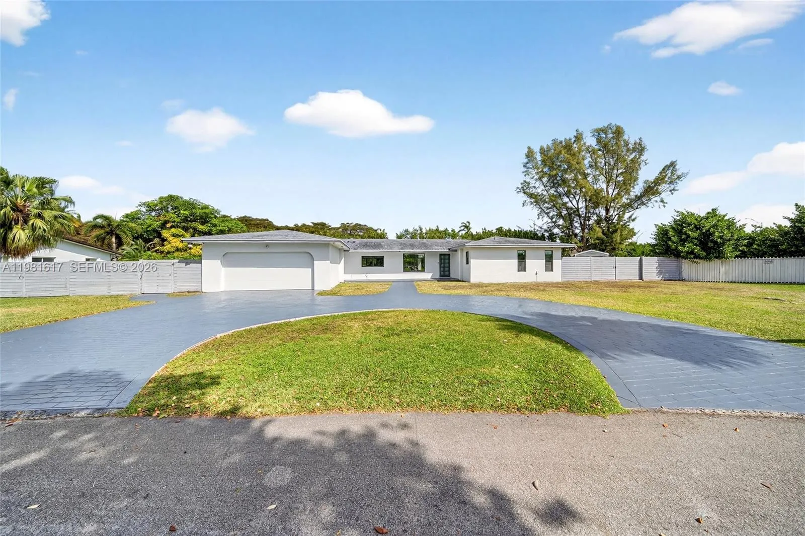 6 bedroom 4 bath for sale at 11951 SW 120th Ter, Miami FL 33186