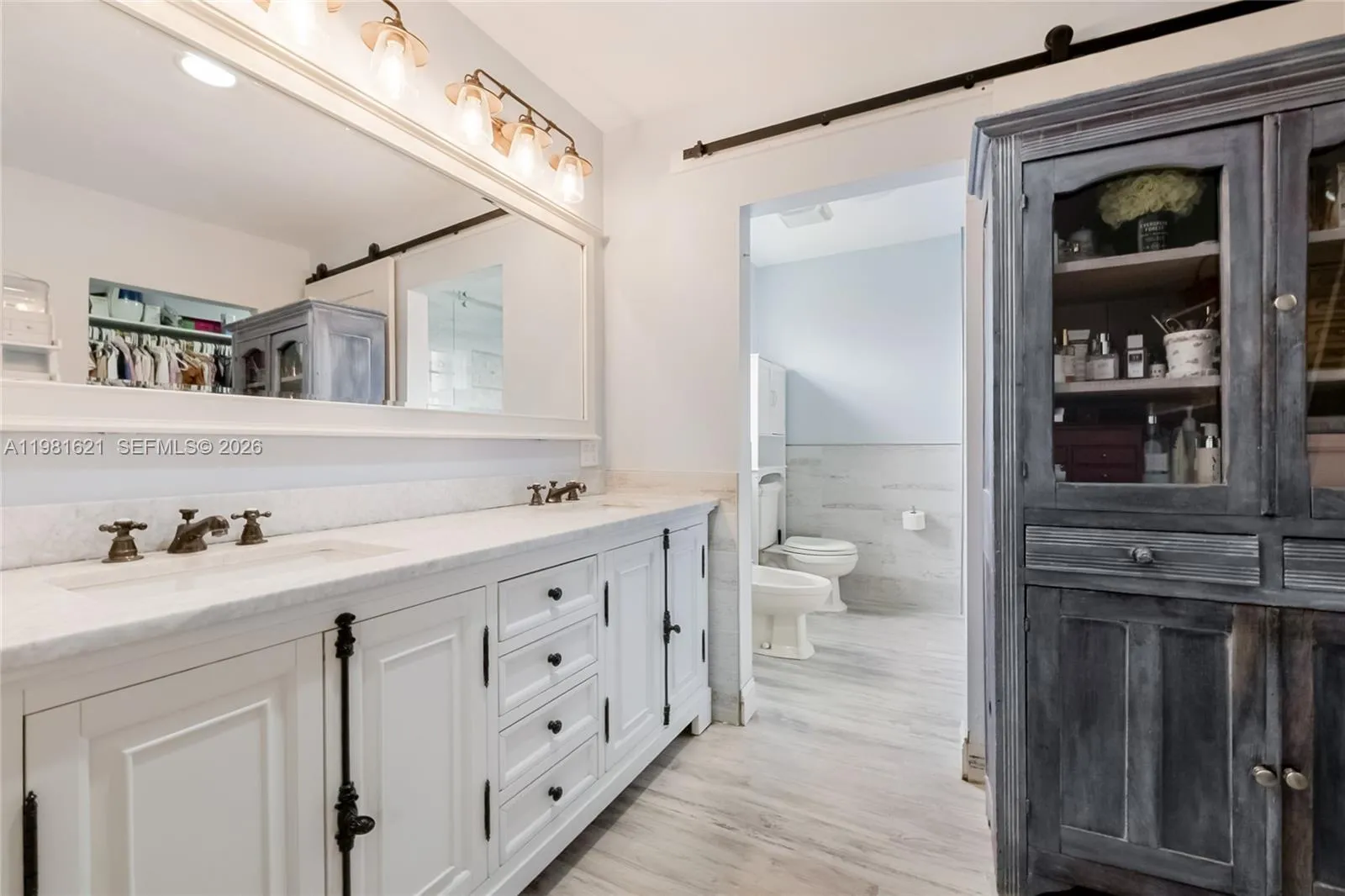 6350 NW 39th Ter, Virginia Gardens FL 33166