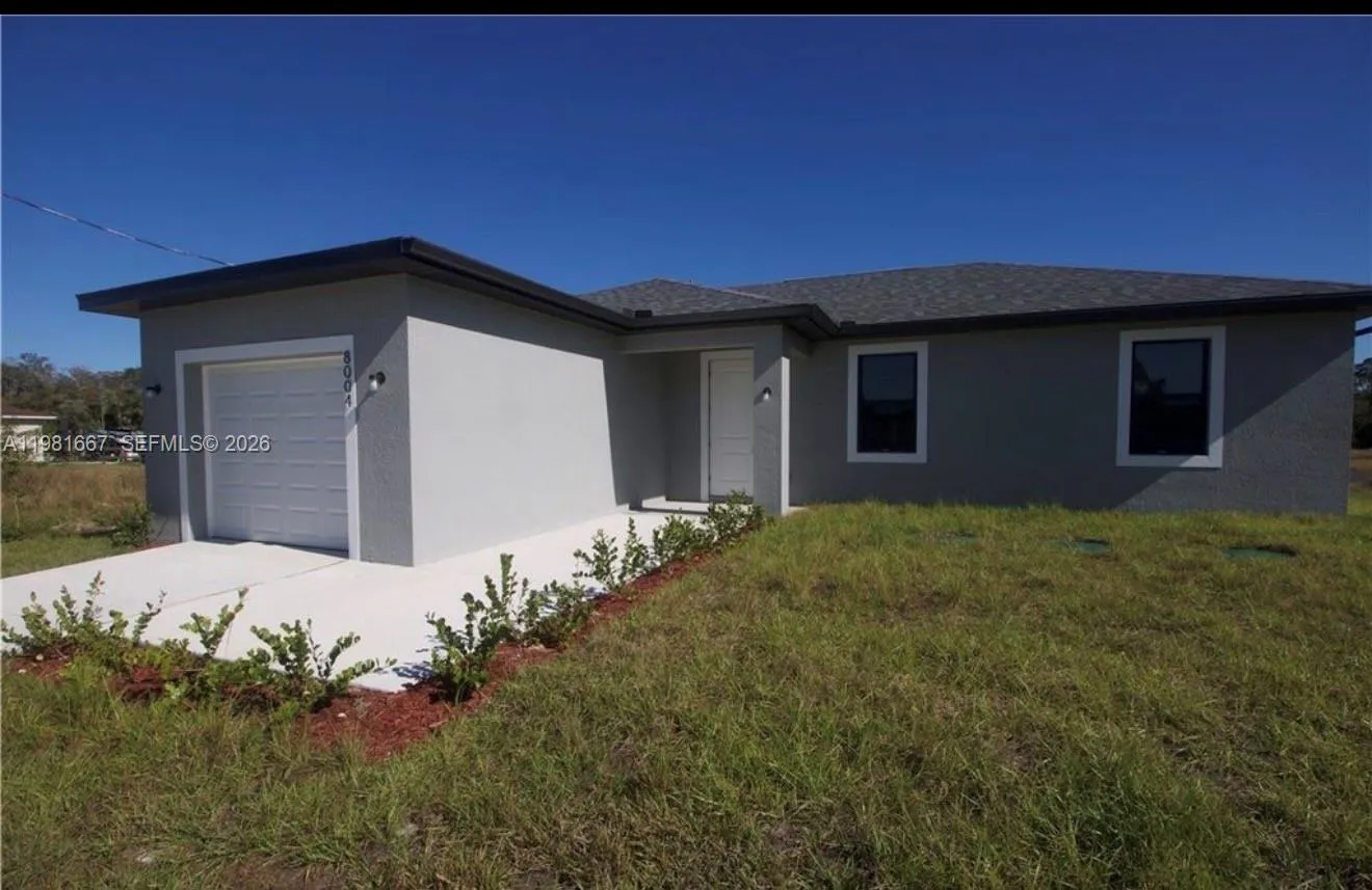 8004 Spice CT, La Belle FL 33935