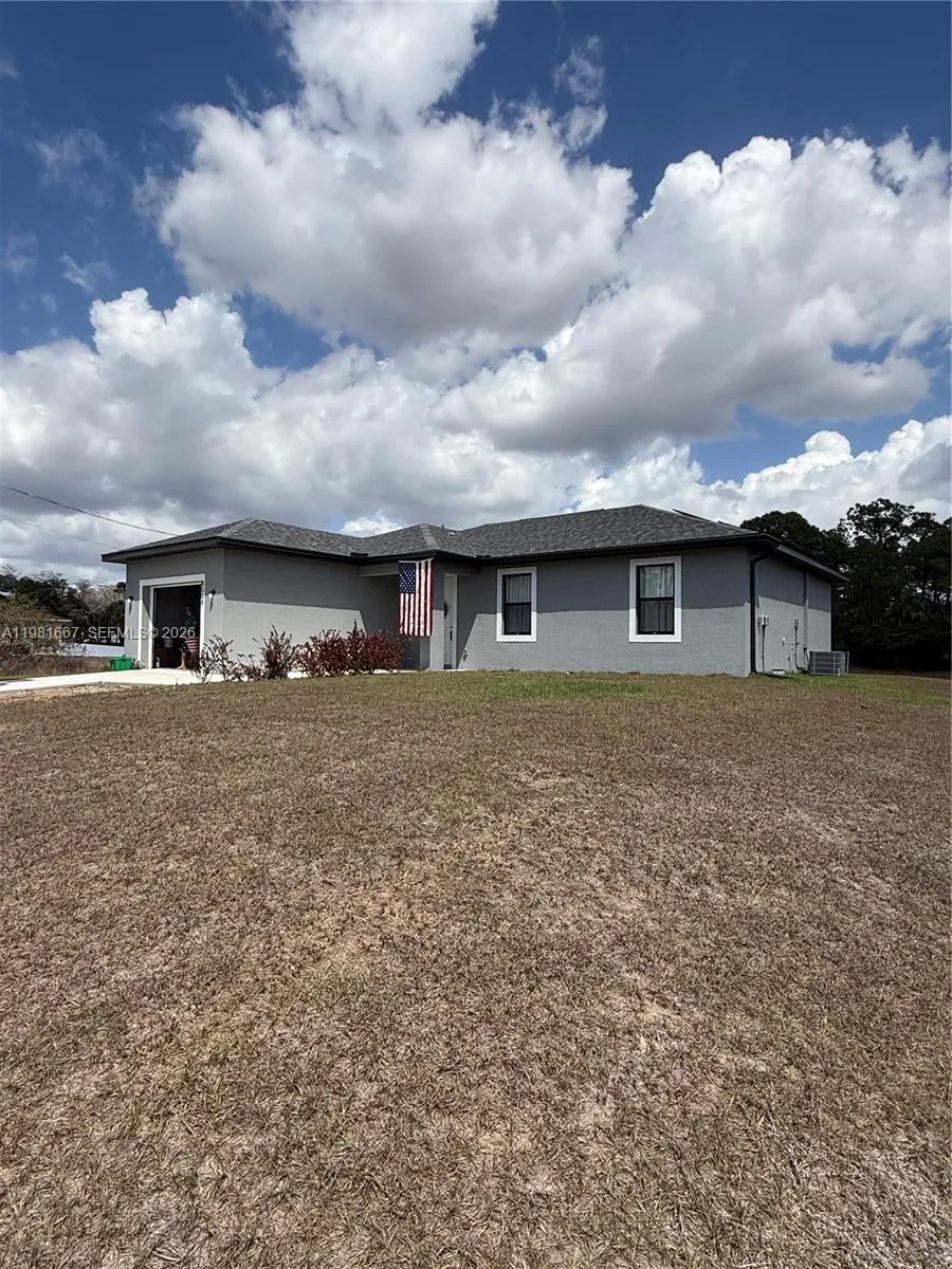 8004 Spice CT, La Belle FL 33935