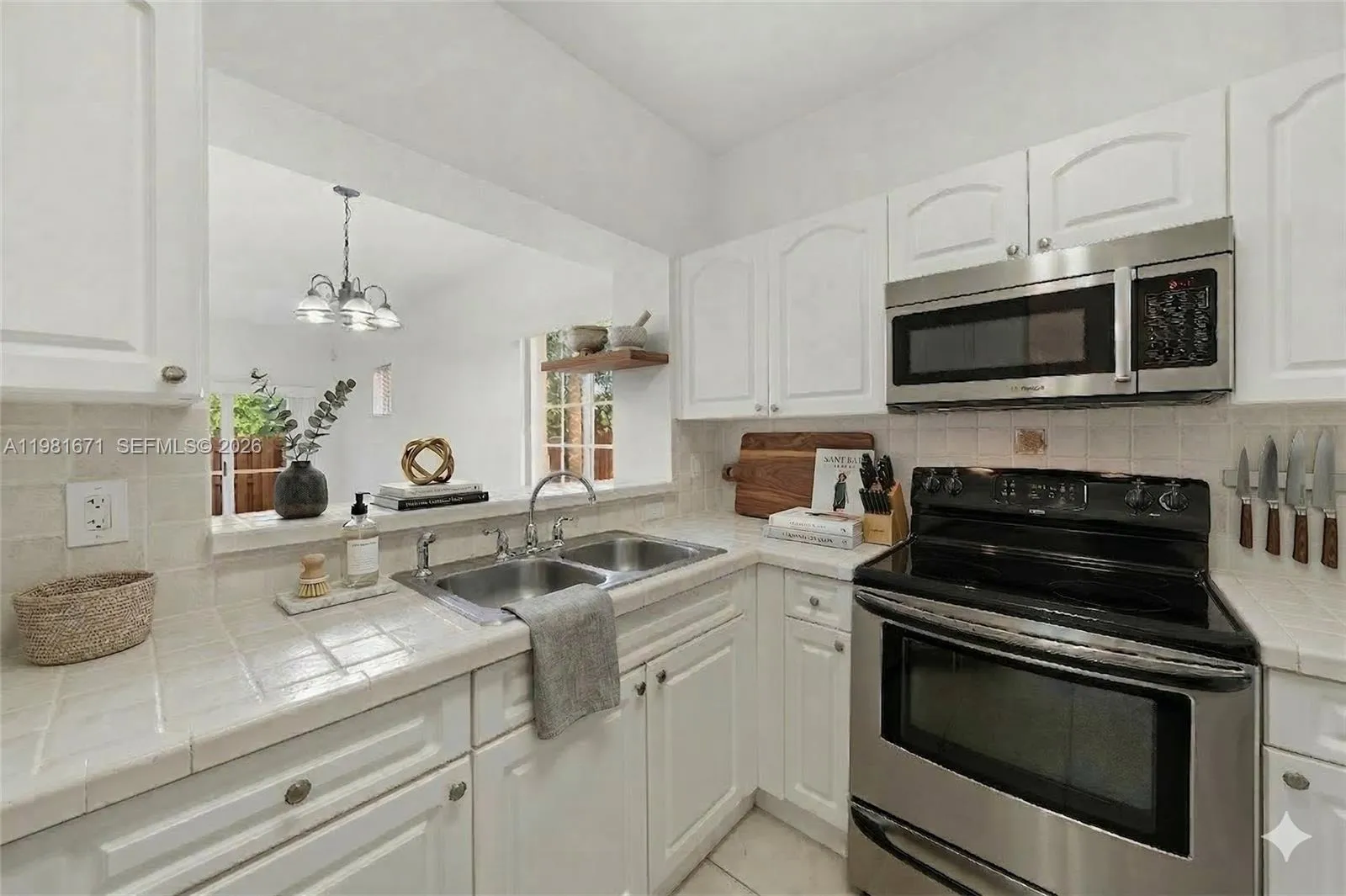 1166 NW 100th Ave, Pembroke Pines FL 33024