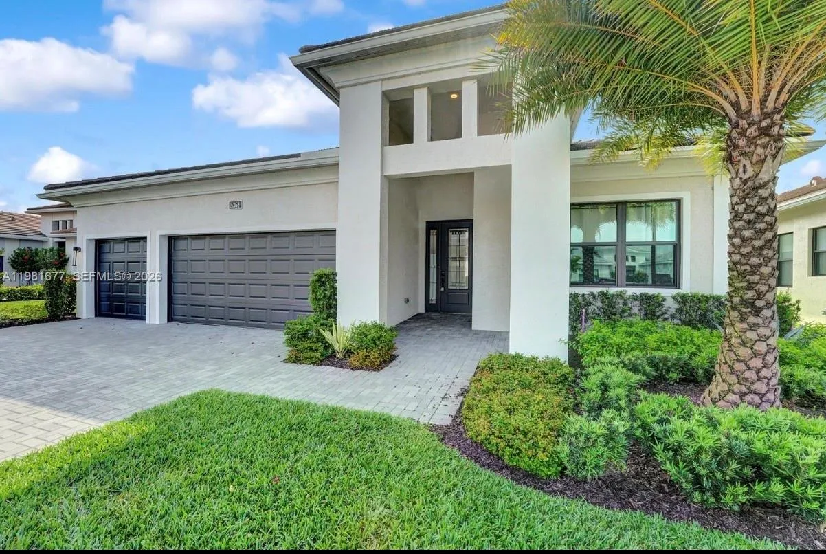 3 bedroom 3 bath for sale at 5364 Siesta Key Ln, Loxahatchee FL 33470