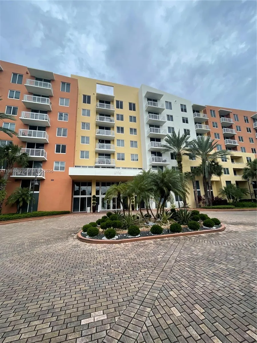 2775 NE 187th St # 607, Aventura FL 33180