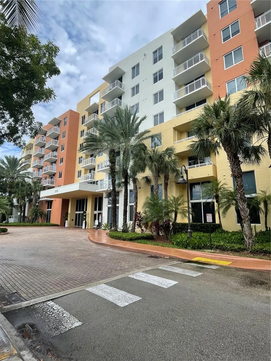 2775 NE 187th St # 607, Aventura FL 33180