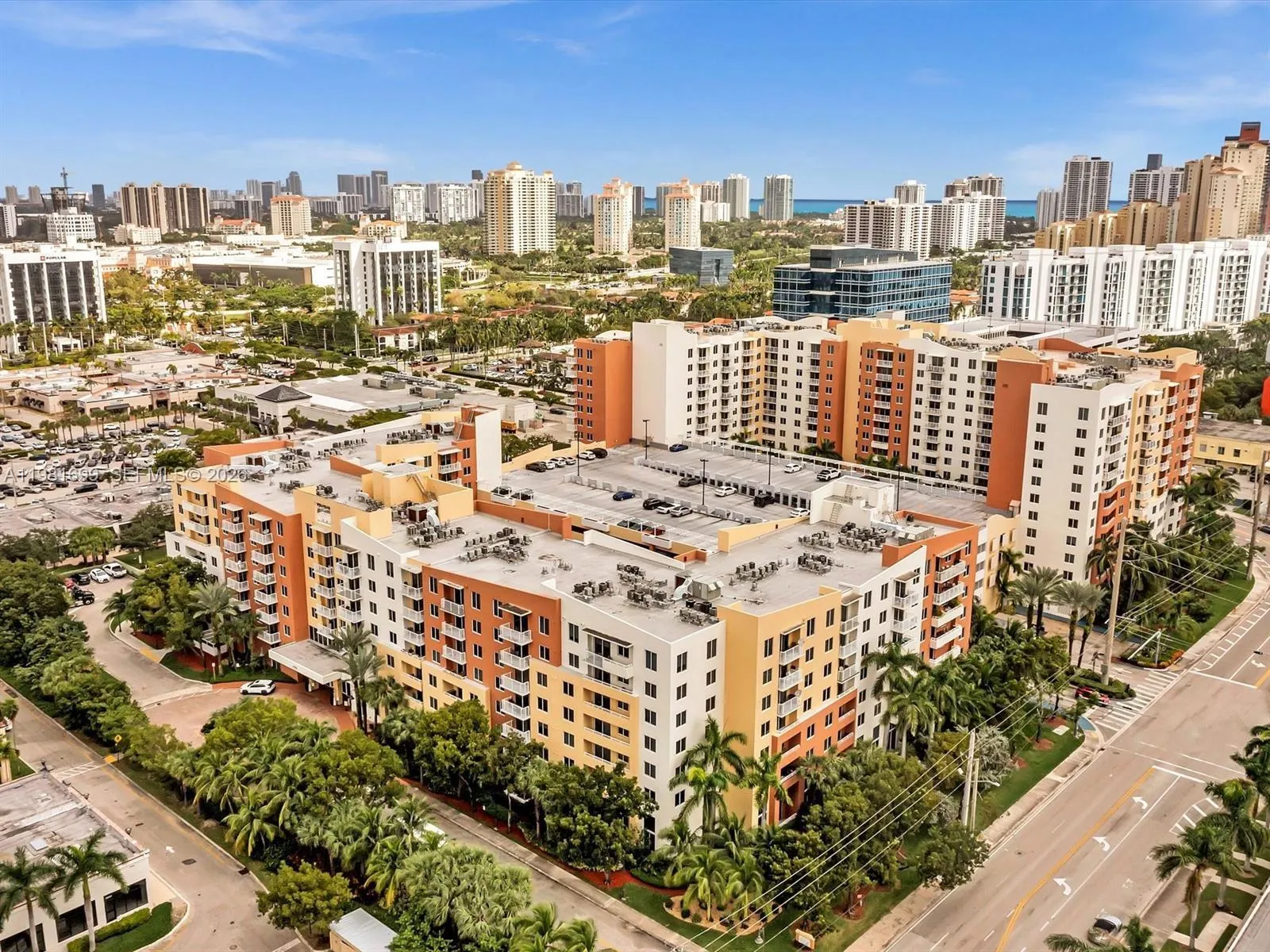 2 bedroom 2 bath for sale at 18800 NE 29th Ave # 512, Aventura FL 33180