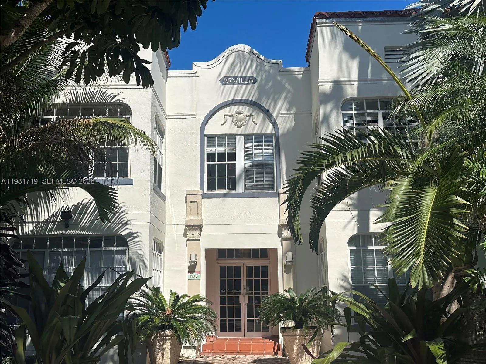 2 bedroom 1 bath for sale at 1127 Euclid Ave # 203, Miami Beach FL 33139