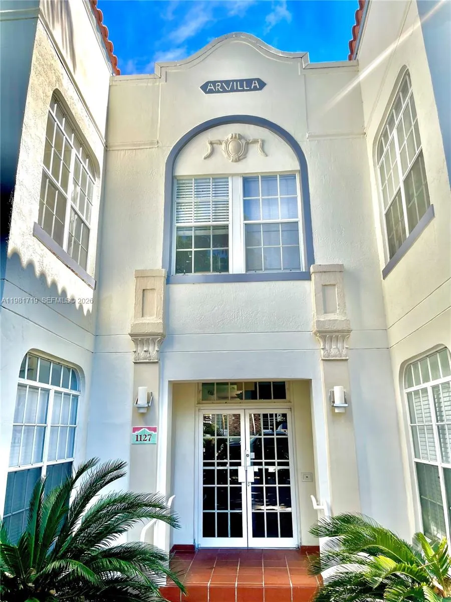 1127 Euclid Ave # 203, Miami Beach FL 33139