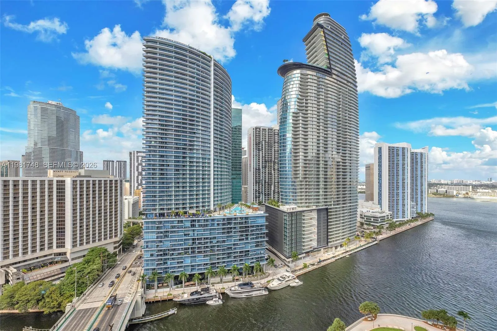 1 bedroom 1 bath for sale at 485 Brickell Ave # 2503, Miami FL 33131