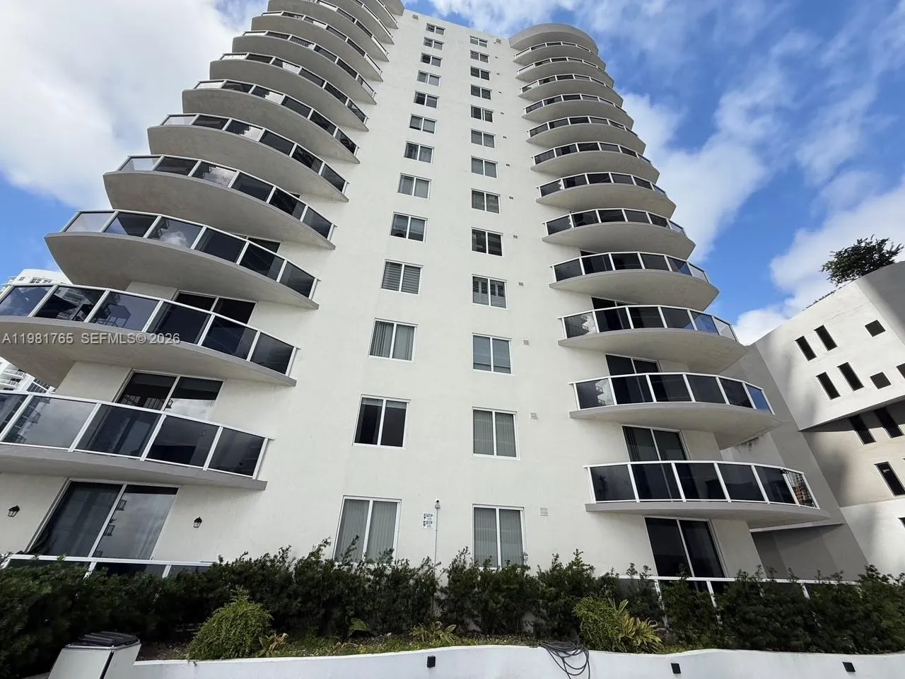 3 bedroom 2 bath for sale at 601 NE 23rd St # 605, Miami FL 33137