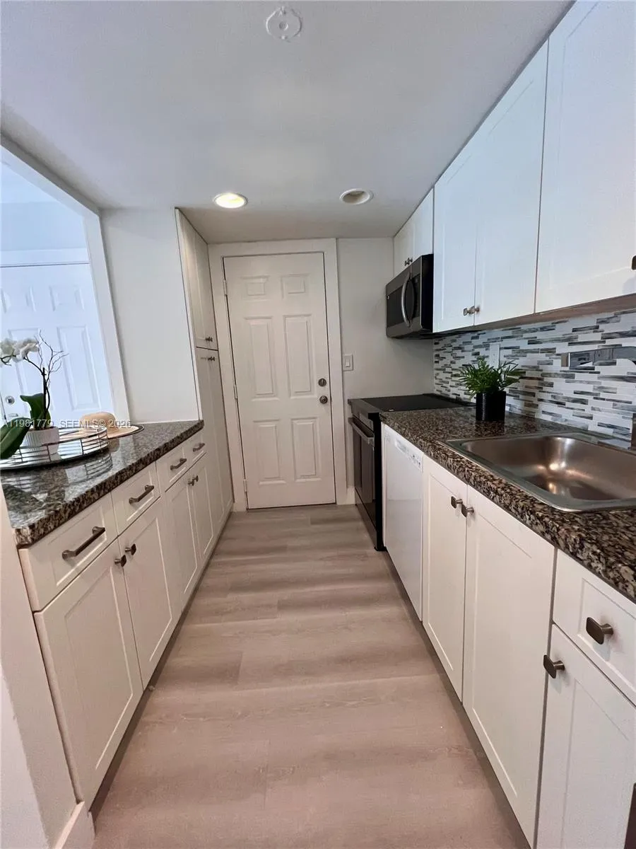 290 Sunrise Dr # H, Key Biscayne FL 33149