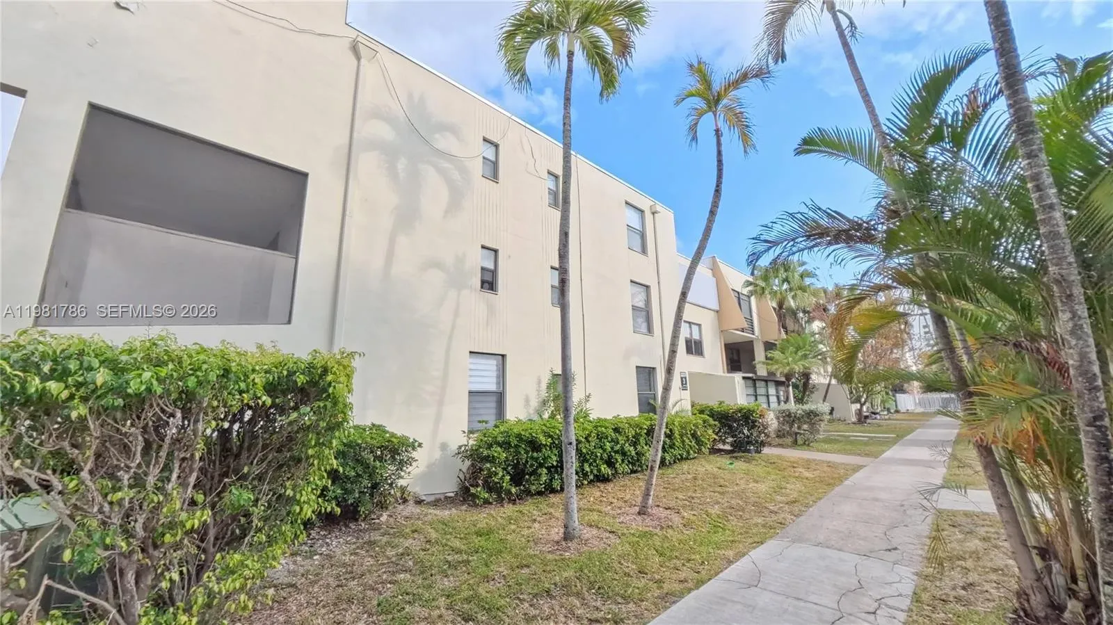 20300 W Country Club Dr # 3, Aventura FL 33180