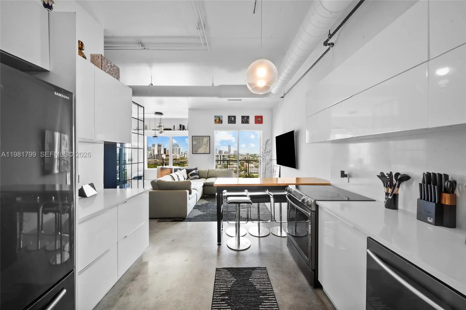 1 bedroom 1 bath for sale at 10 SW South River Dr # 1512, Miami FL 33130