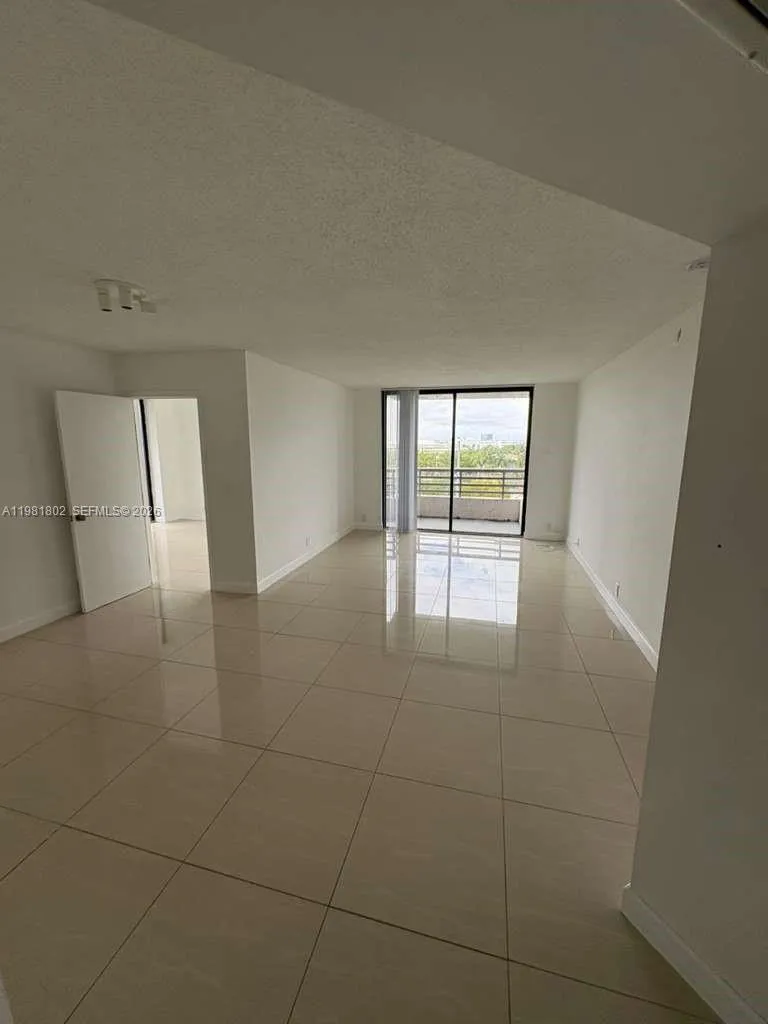 3300 NE 191st St # 801, Aventura FL 33180