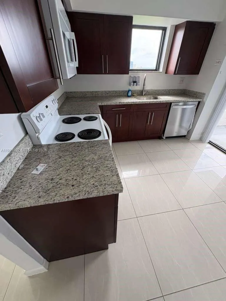 3300 NE 191st St # 801, Aventura FL 33180