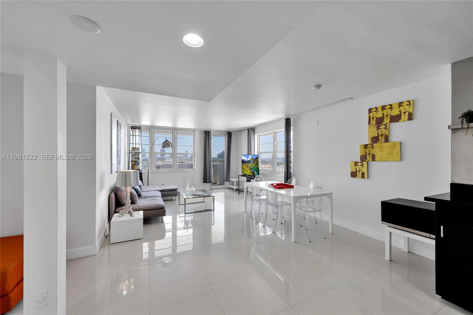 2 bedroom 2 bath for sale at 100 Lincoln Rd # 1511, Miami Beach FL 33139