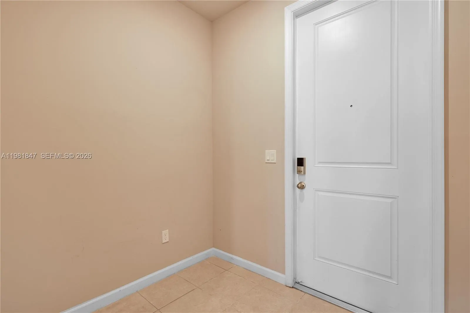 1761 Lindley St, Mangonia Park FL 33407