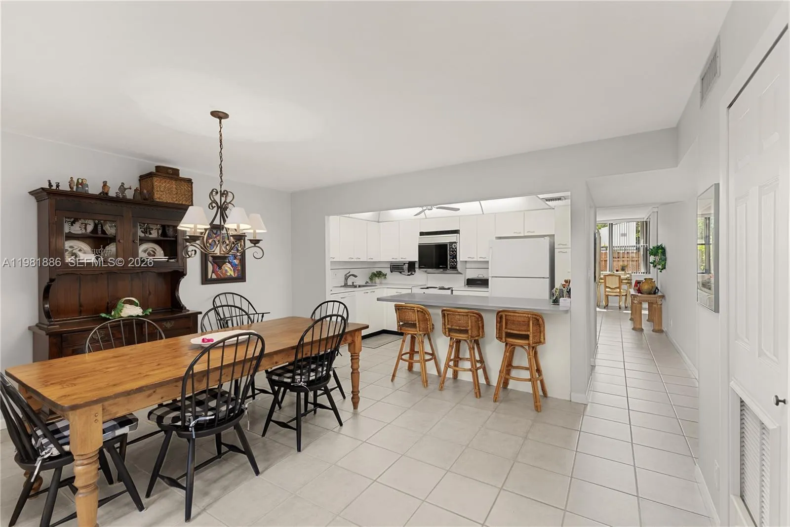 2 bedroom 2 bath for sale at 3440 NE 192nd St # A, Aventura FL 33180