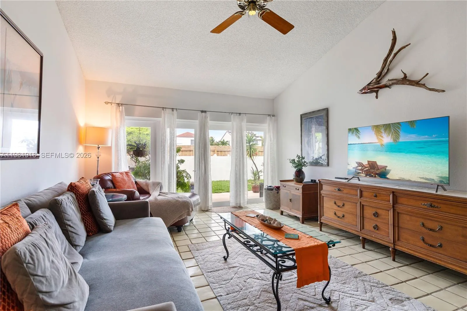 2 bedroom 2 bath for sale at 19994 NE 5th Ct # 3C, Miami FL 33179