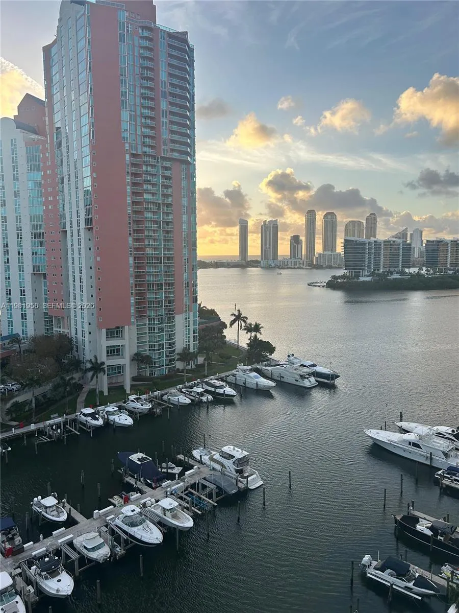2 bedroom 3 bath for sale at 3340 NE 190th St # 1407, Aventura FL 33180