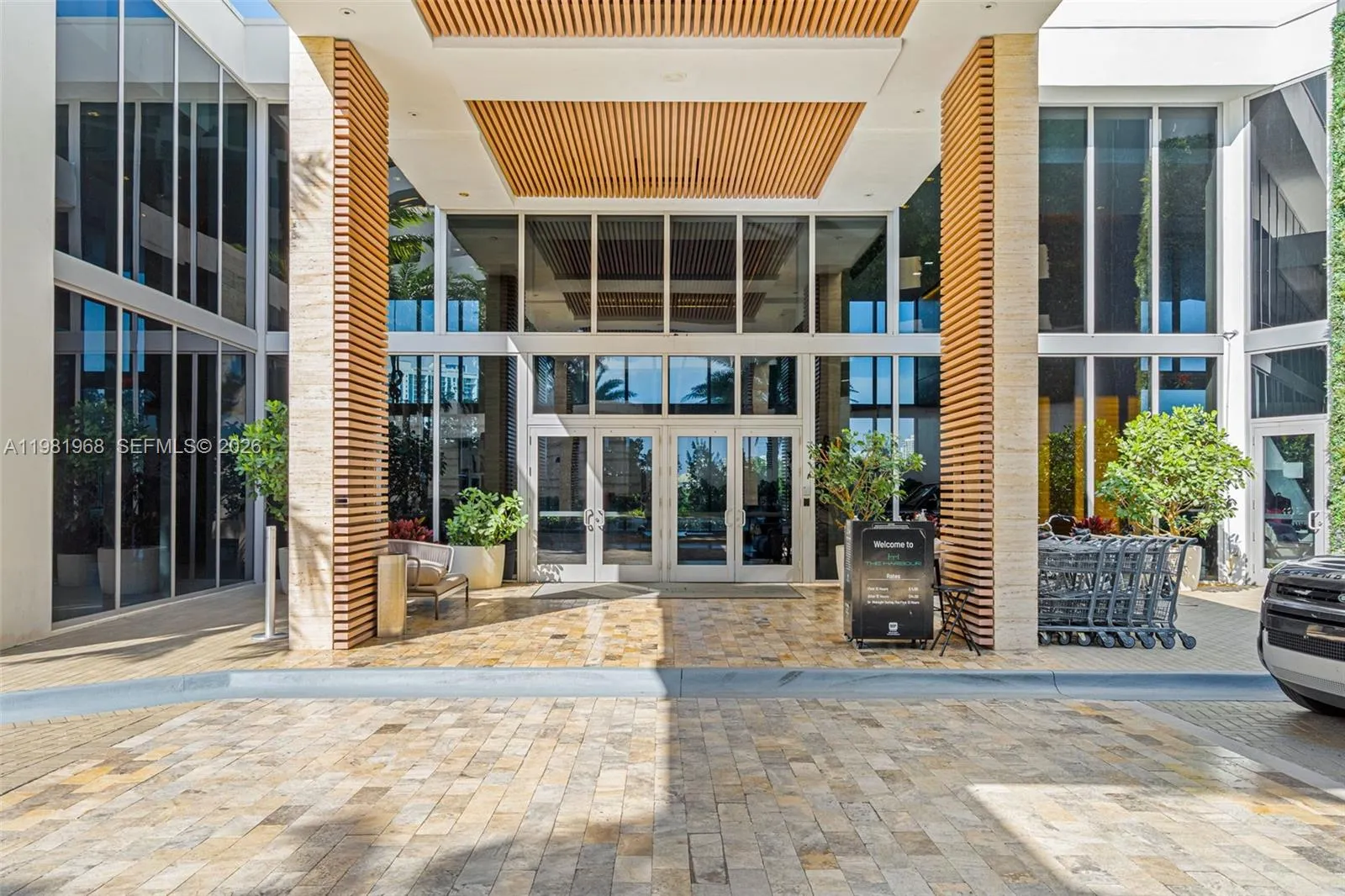 16385 Biscayne Blvd # 3201, North Miami Beach FL 33160