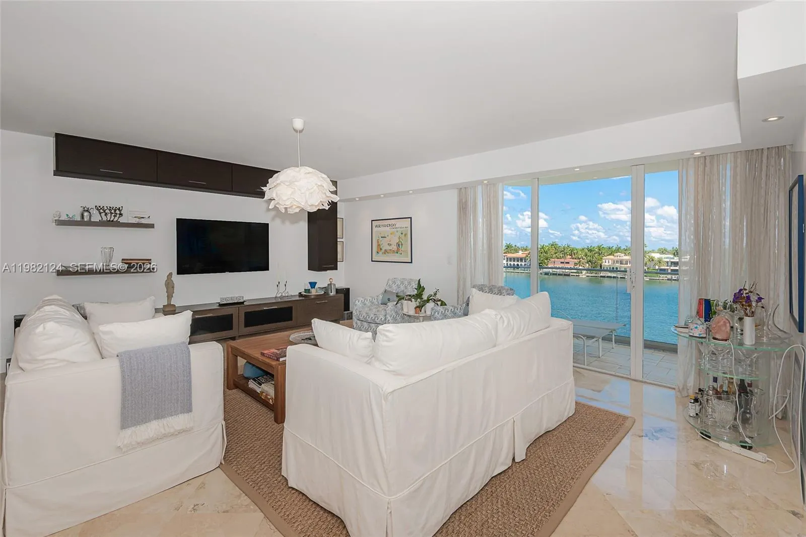 2 bedroom 2 bath for sale at 19707 E Turnberry Way # 5E, Aventura FL 33180