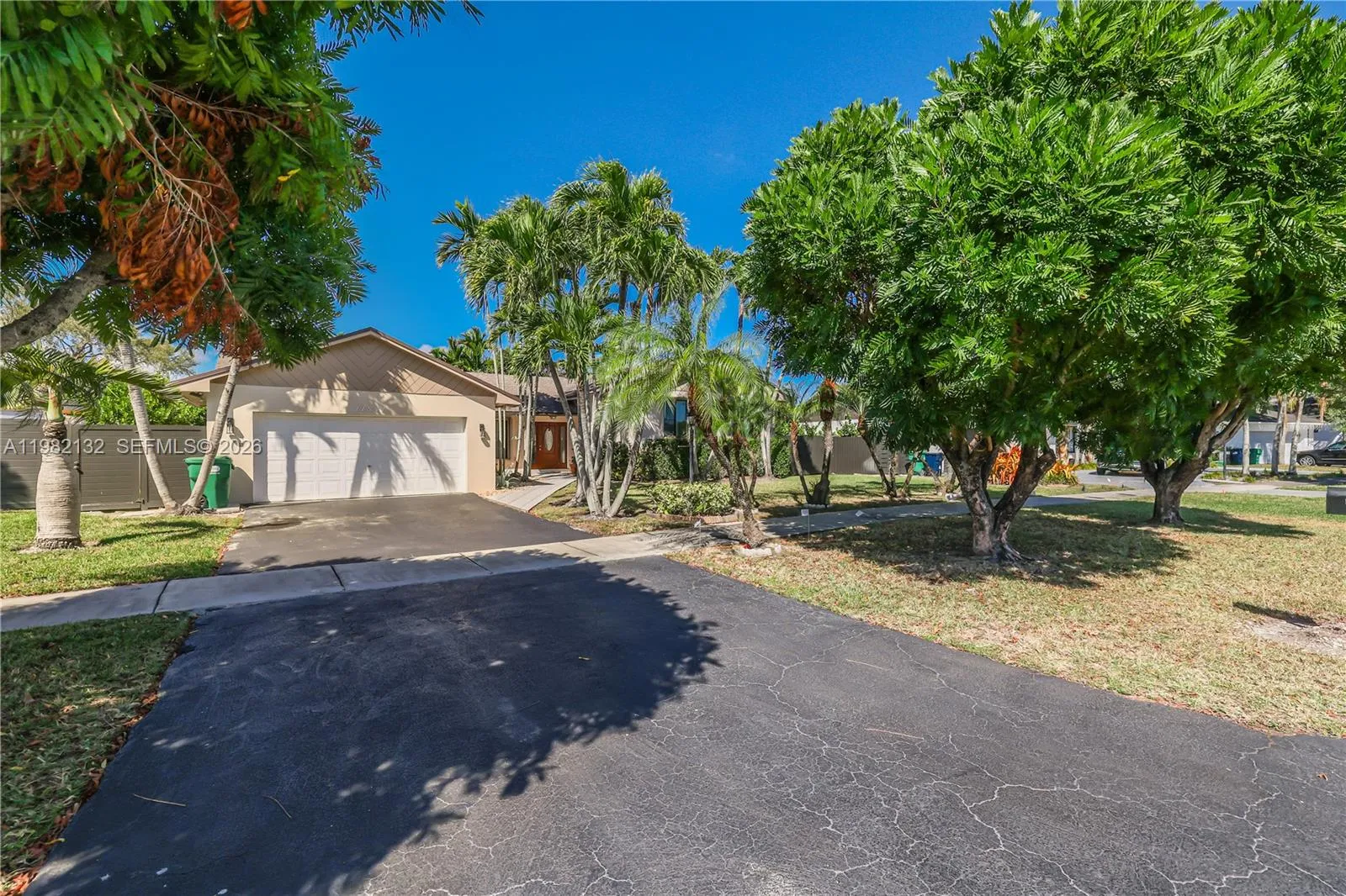 11541 SW 100th St, Miami FL 33176