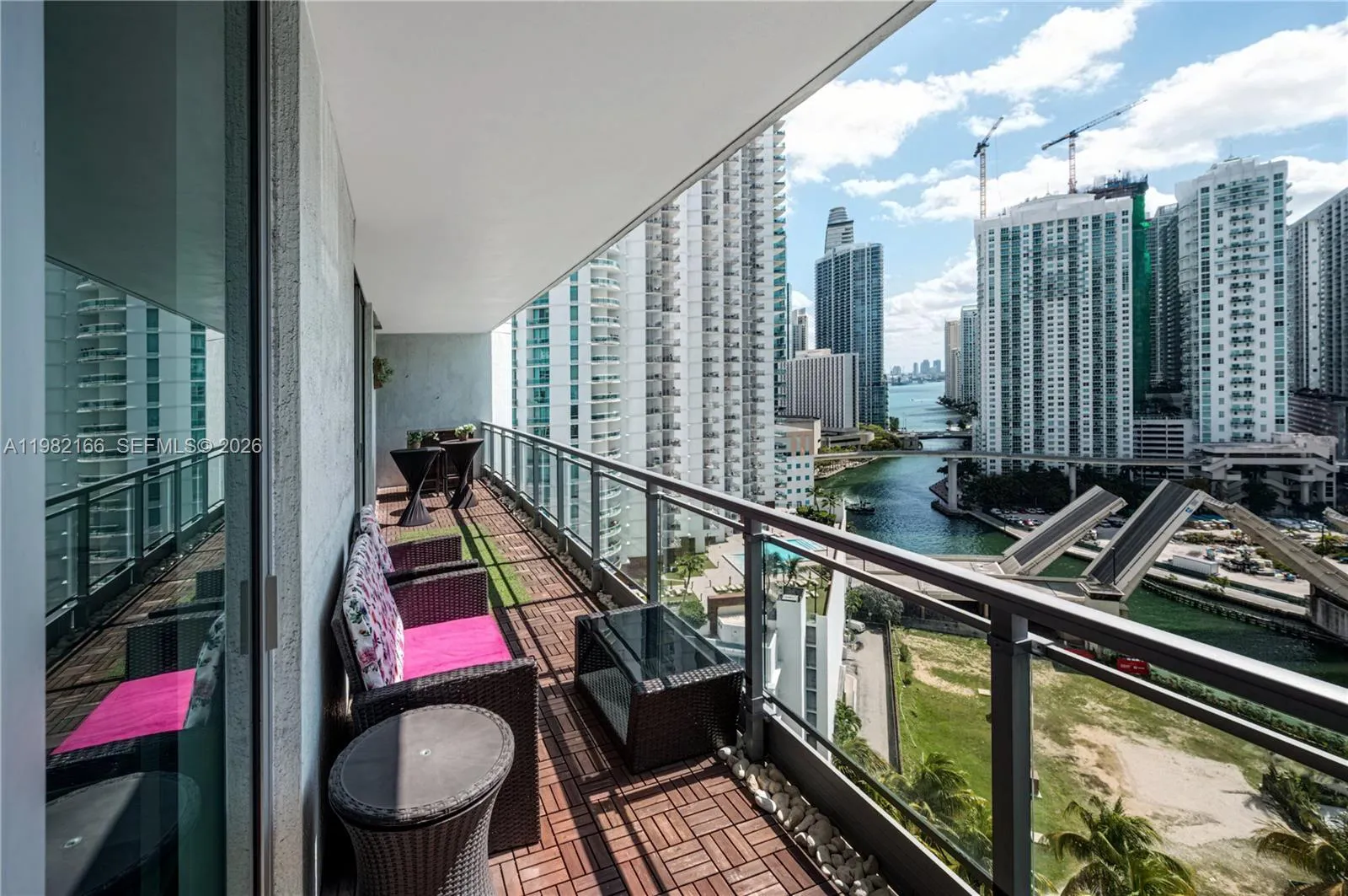 90 SW 3rd St # 2116, Miami FL 33130