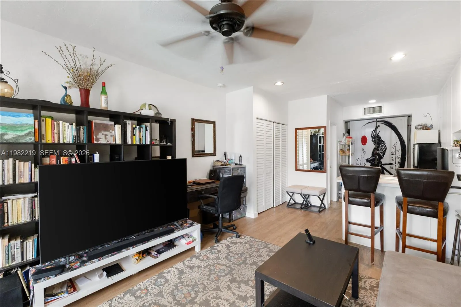 2445 Lake Pancoast Dr # J, Miami Beach FL 33140