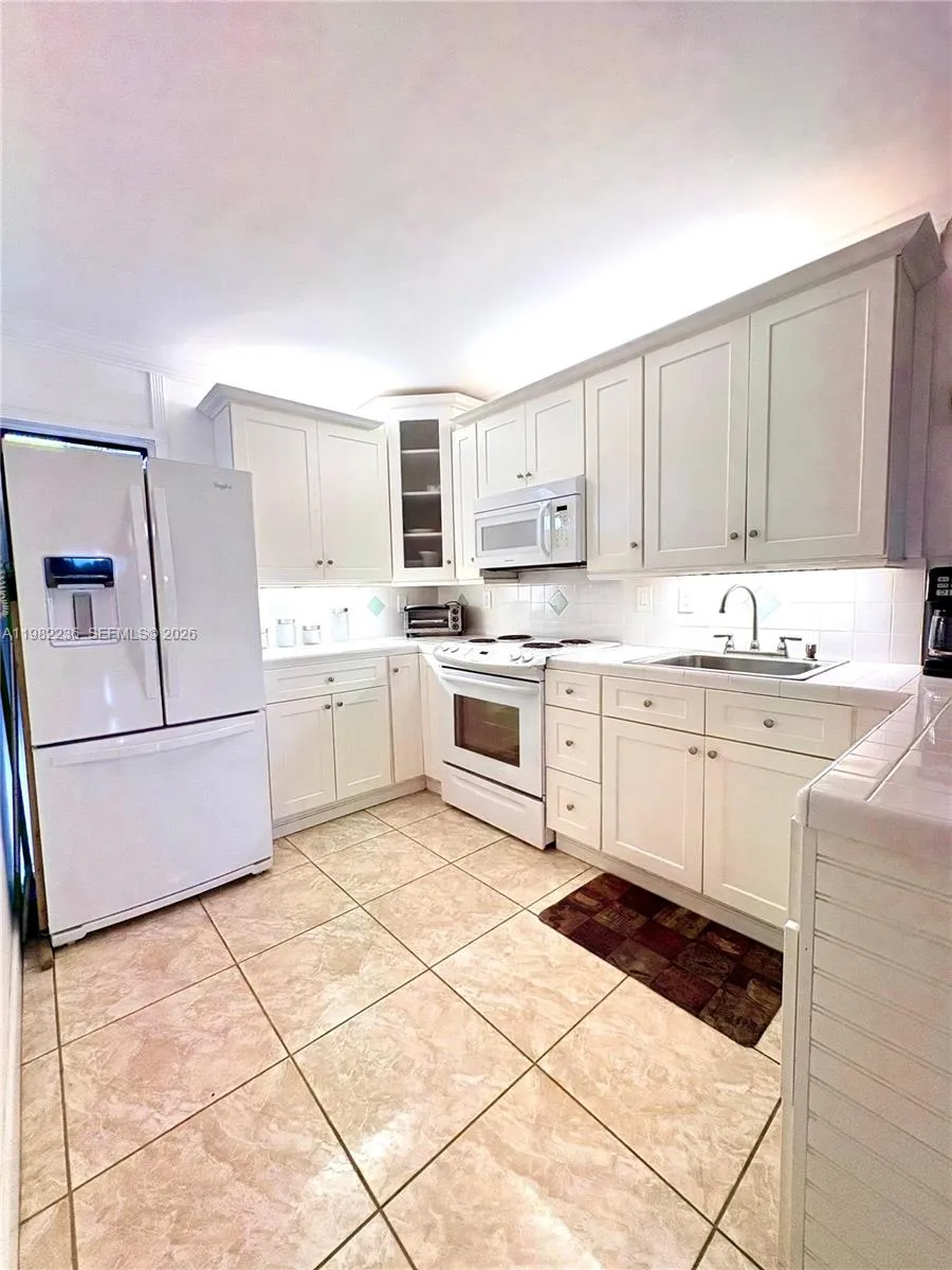 20500 W Country Club Dr # 410, Aventura FL 33180